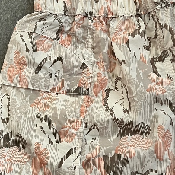 NWT FP Movement Free People into the wild Printed Mid Rise Shorts size XS - Picture 2 of 15